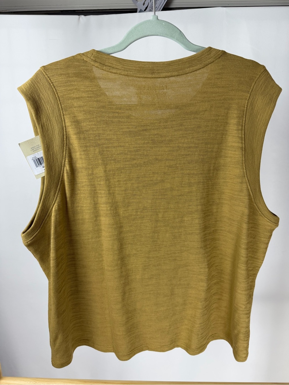 NWT Faherty XL Sunwashed Organic Cotton Tank Mustard Coastal Beachy - Picture 2 of 3